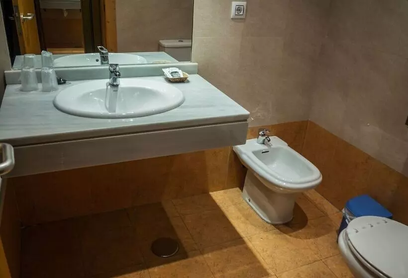 Fotos del hotel Bezana Lago:  18