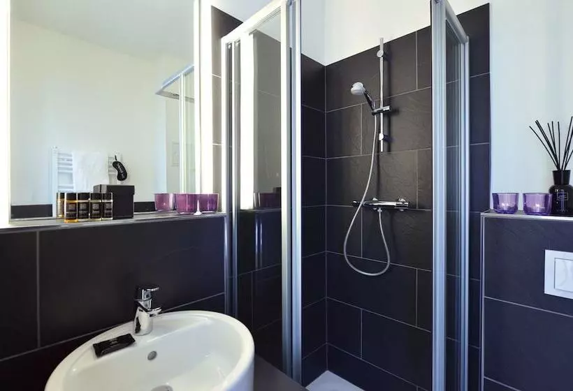 Fotos del hotel Friends:  5