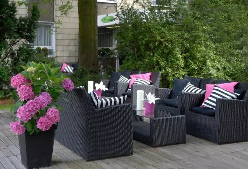 Fotos del hotel Friends:  4