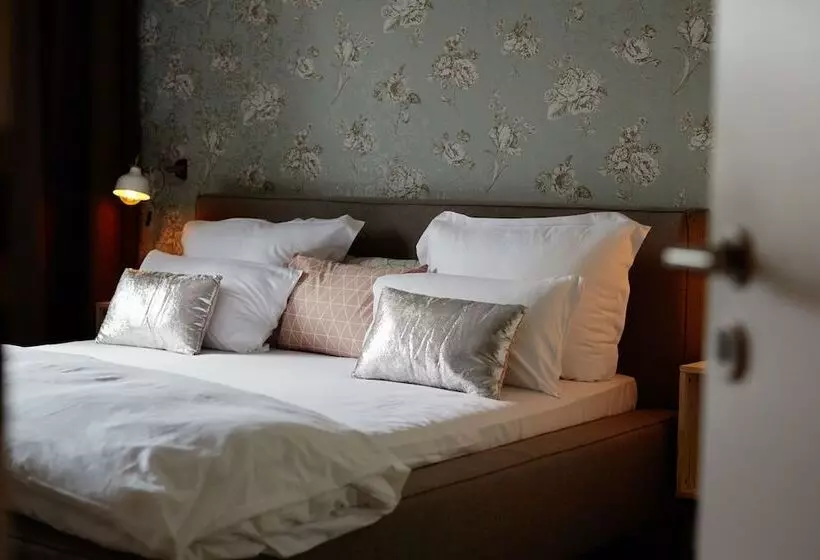 Fotos del hotel Friends:  10