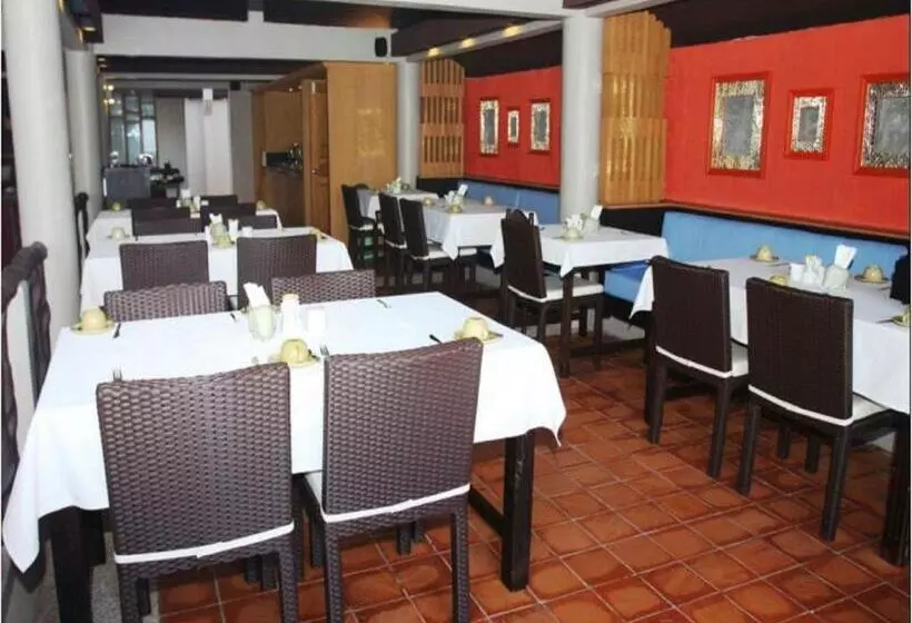 Fotos del hotel Bhumiyama Beach Resort:  3