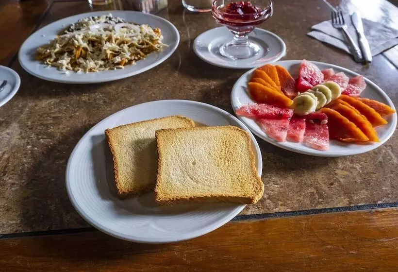 Fotos del hotel Capital O  Central:  3