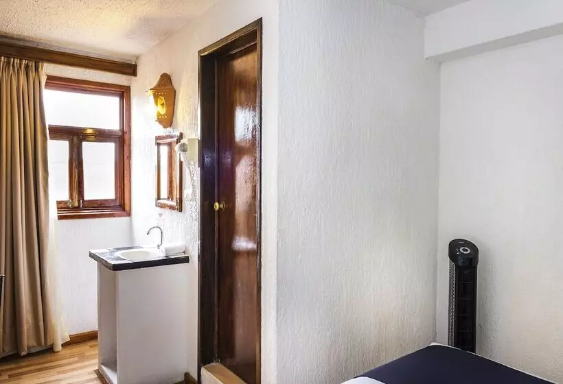 Fotos del hotel Capital O  Central:  21