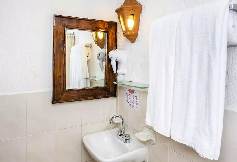 Fotos del hotel Capital O  Central:  22