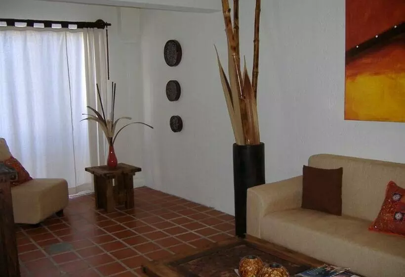 Fotos del hotel Marbella Suites en la Playa:  3