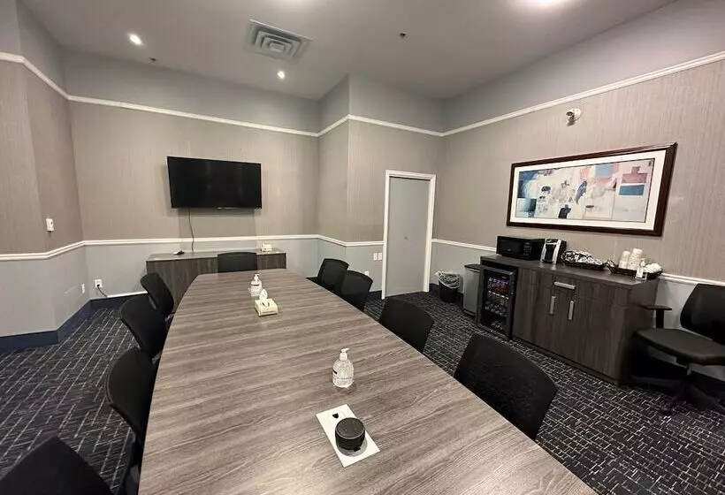 Fotos del hotel Riviera Plaza And Conference Centre Calgary Airport:  13