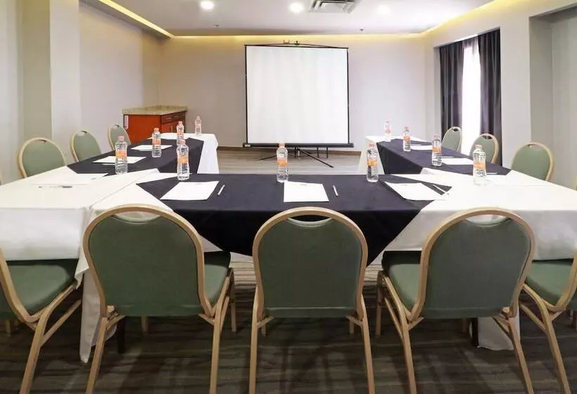 Fotos del hotel Hampton Inn By Hilton Chihuahua City:  21