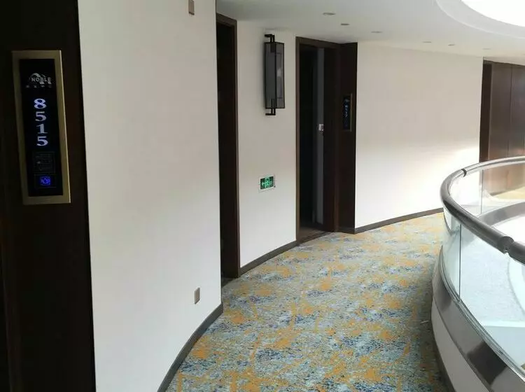 Fotos del hotel Noble Center:  17