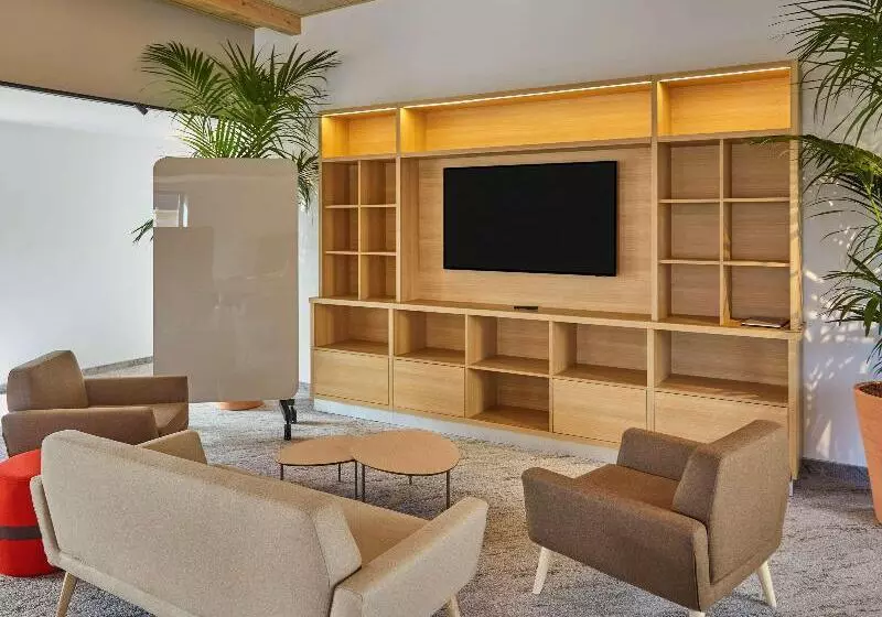 Fotos del hotel Mercure Avignon Gare Tgv:  2