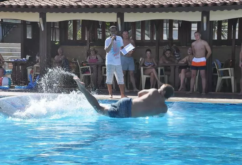 Fotos del hotel Pigale Family Club:  25