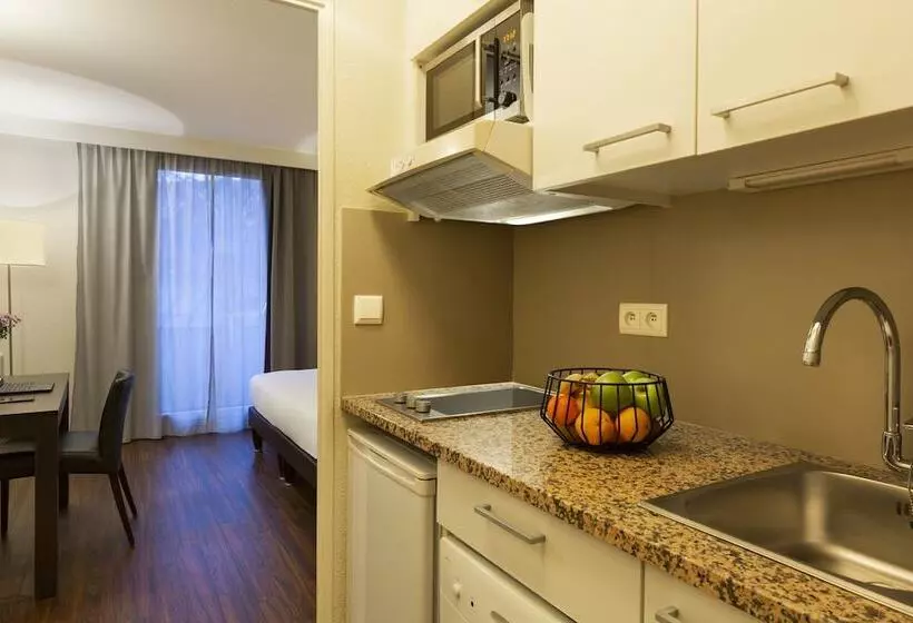 Fotos del hotel Citadines Partdieu Lyon:  17