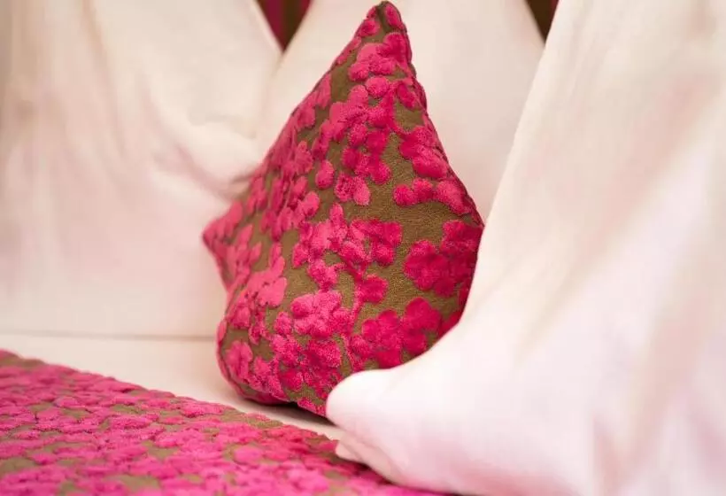 Fotos del hotel Flora  & Suites:  7