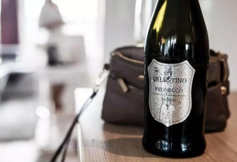 Fotos del hotel Flora  & Suites:  23