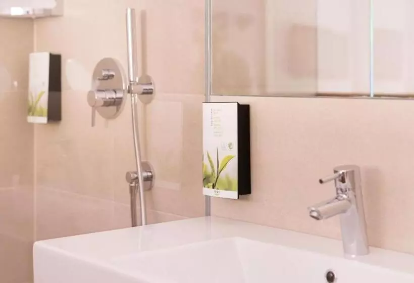 Fotos del hotel Flora  & Suites:  6