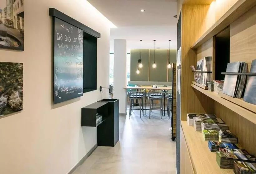 Fotos del hotel Flora  & Suites:  4