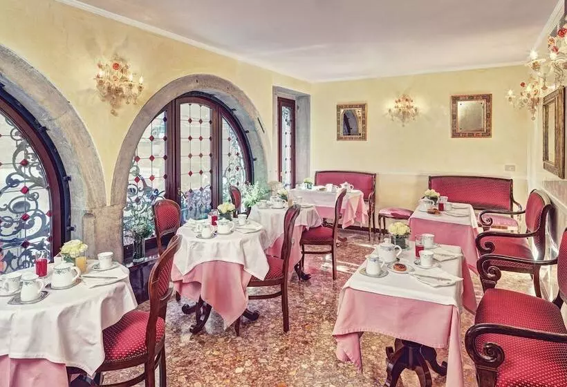 Fotos del hotel Firenze:  3