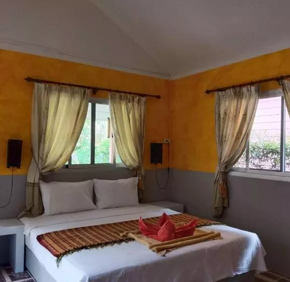 Oyo 75342 Ban Elephant Blanc Bungalow
