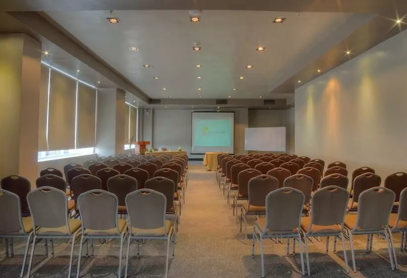 Fotos del hotel Sol De Oro  & Suites:  15