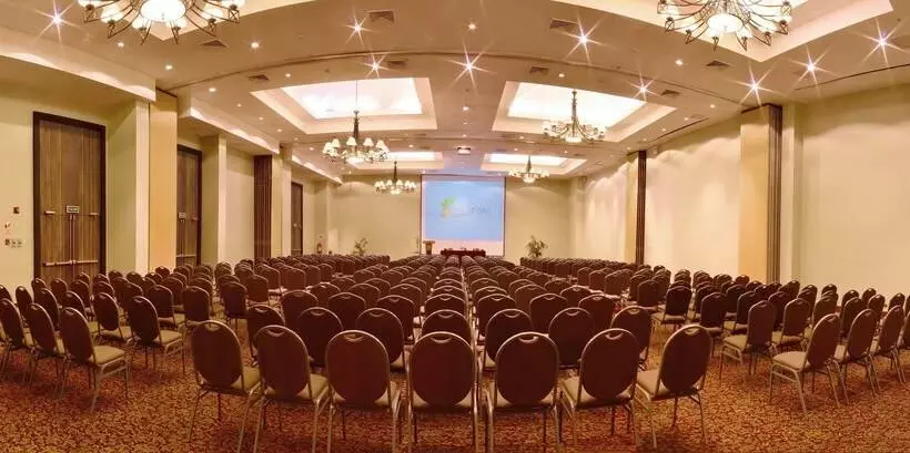 Fotos del hotel Sol De Oro  & Suites:  23