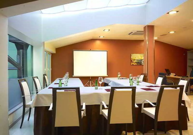 Fotos del hotel Alda Palacio Valdés:  5