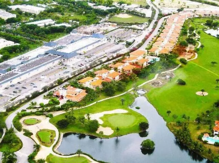 Fotos del hotel The Golf Suites:  4