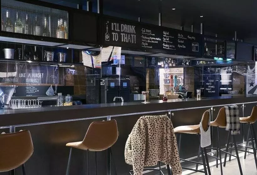 Fotos del hotel Moxy Chester:  9