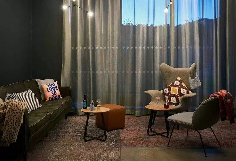 Fotos del hotel Moxy Chester:  14