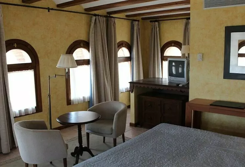 Fotos del hotel Hospedería Castillo del Papa Luna:  24