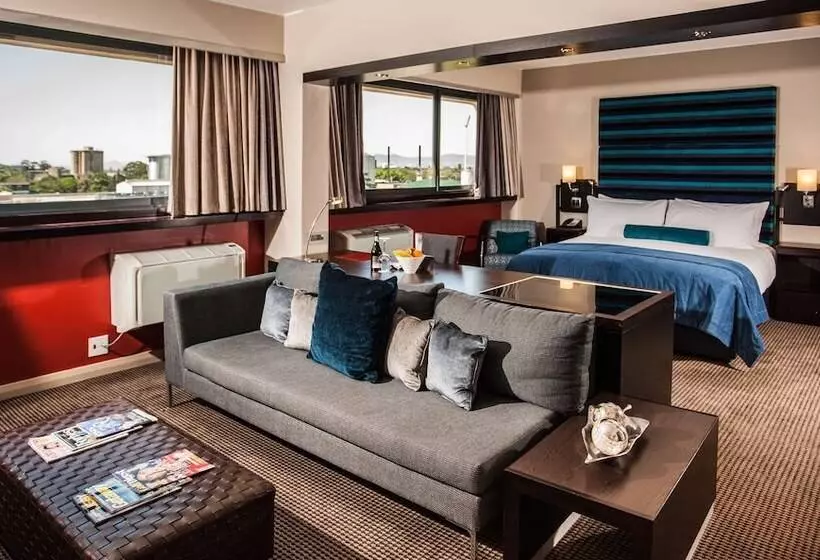 Southern Sun Newlands