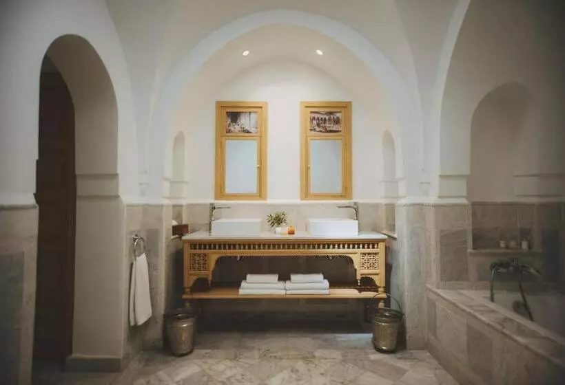 Fotos del hotel Les Deux Tours:  9