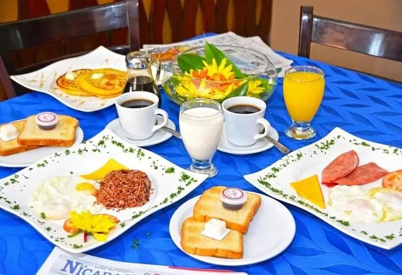 Fotos del hotel Los Balcones Leon:  2