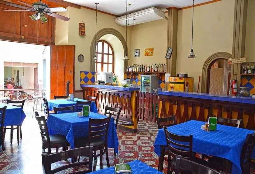 Fotos del hotel Los Balcones Leon:  7