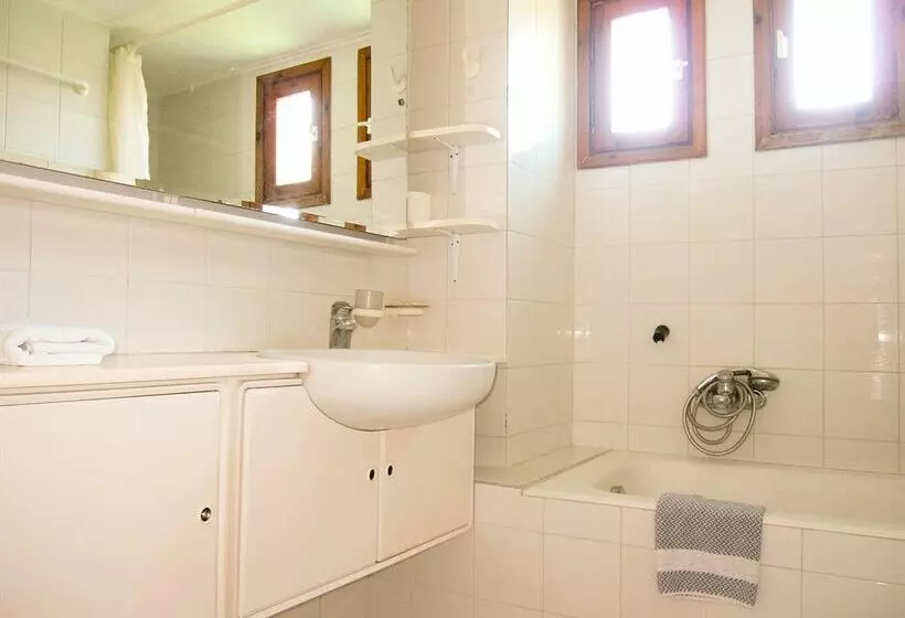 Fotos del hotel Mikro Village:  6