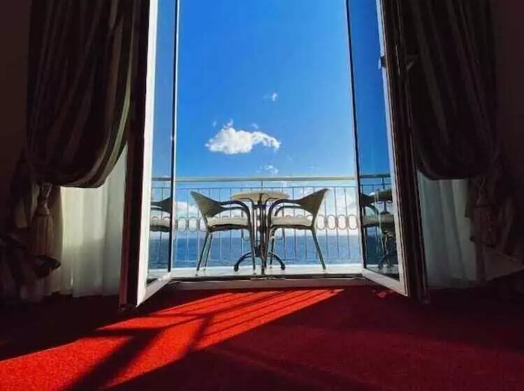 Fotos del hotel Savoy:  17