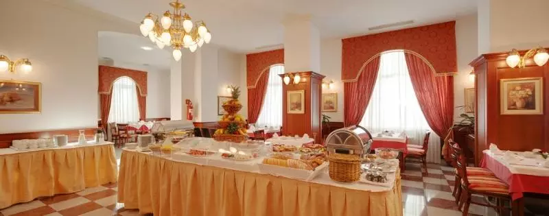 Fotos del hotel Savoy:  25