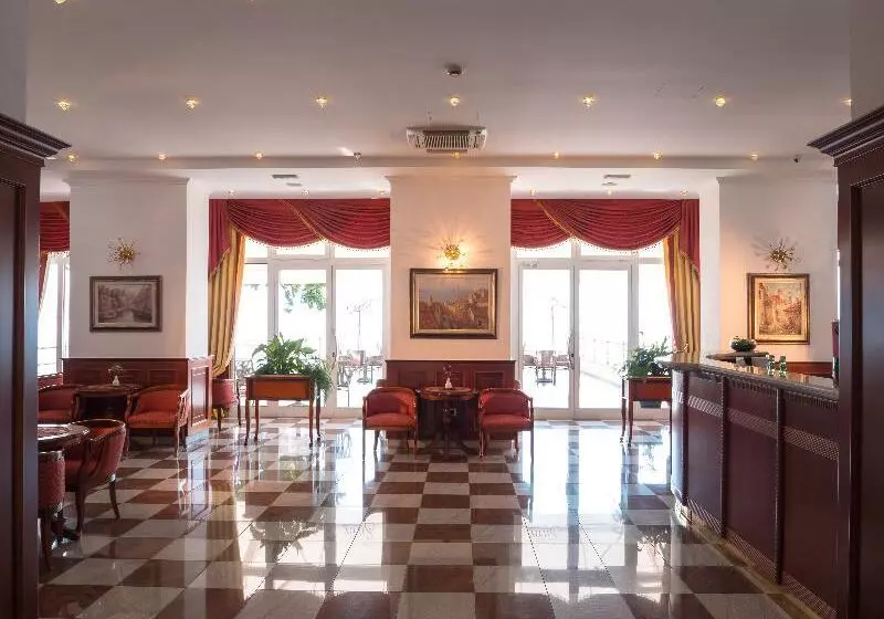 Fotos del hotel Savoy:  18