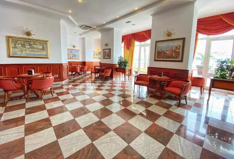 Fotos del hotel Savoy:  4