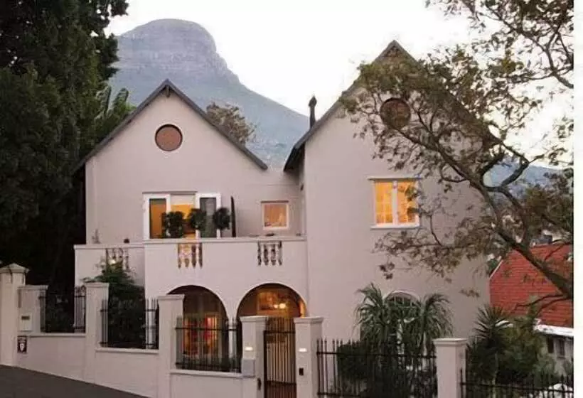 Fotos del hotel Four Rosmead Boutique Guesthouse:  8