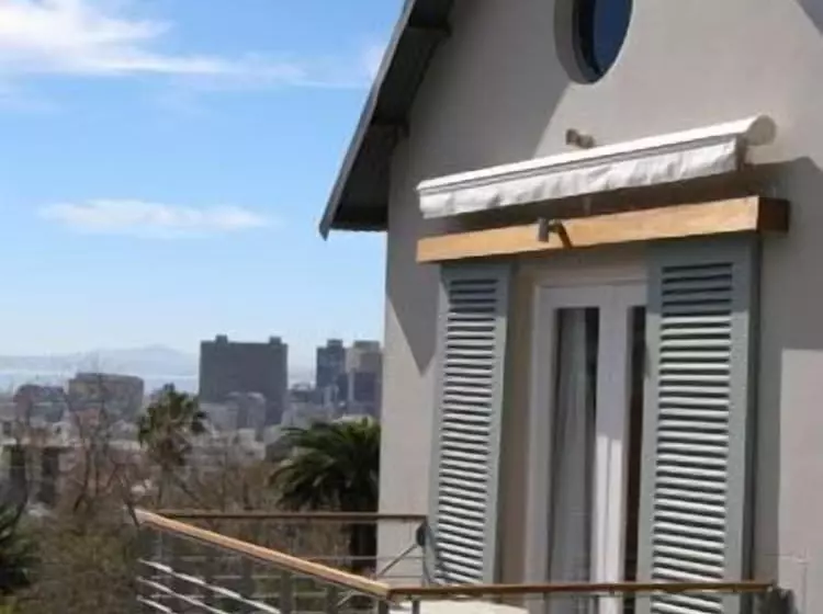 Fotos del hotel Four Rosmead Boutique Guesthouse:  10