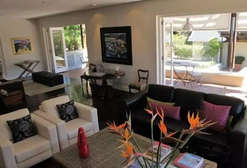 Four Rosmead Boutique Guesthouse