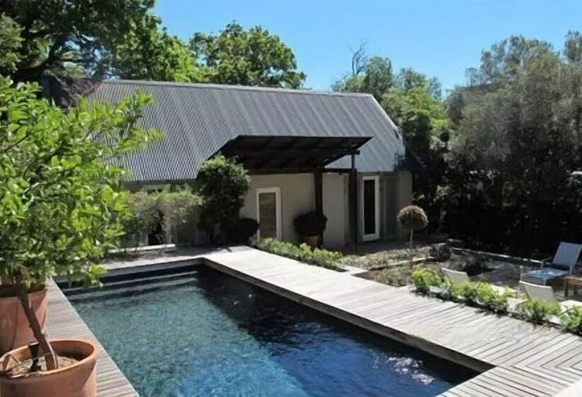 Fotos del hotel Four Rosmead Boutique Guesthouse:  2