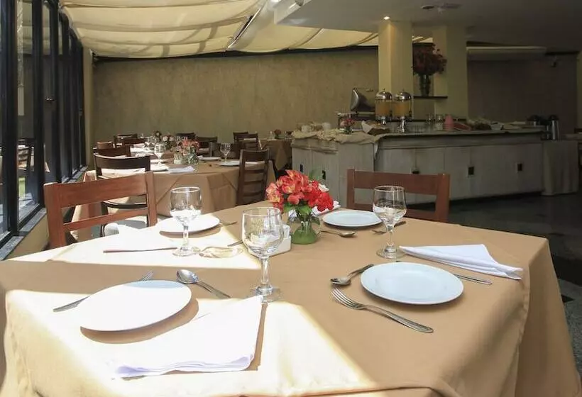 Fotos del hotel Bienal Suítes:  6