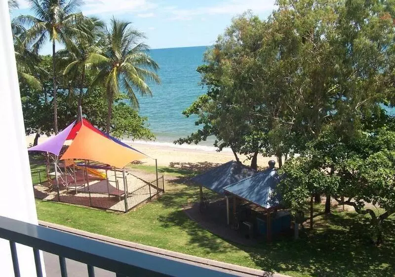 Fotos del hotel Beachfront Apartments On Trinity Beach:  19