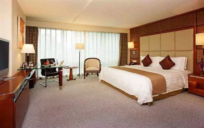 Pullman Shanghai Skyway