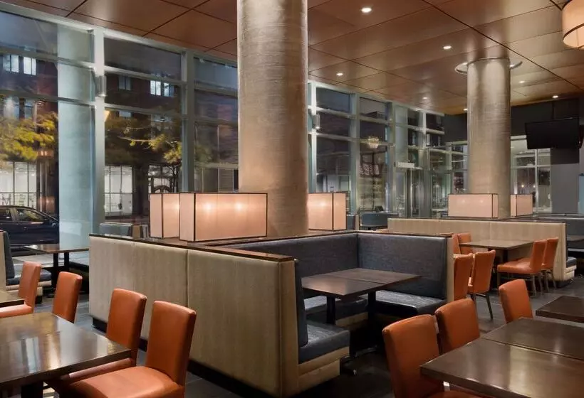 Fotos del hotel Embassy Suites By Hilton - Montreal:  3