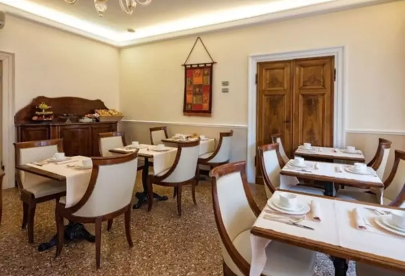 Fotos del hotel Dell'opera:  10