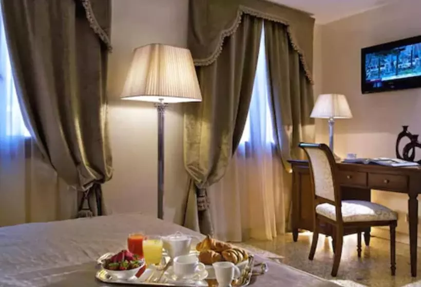 Fotos del hotel Dell'opera:  21