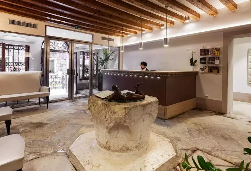 Fotos del hotel Dell'opera:  3