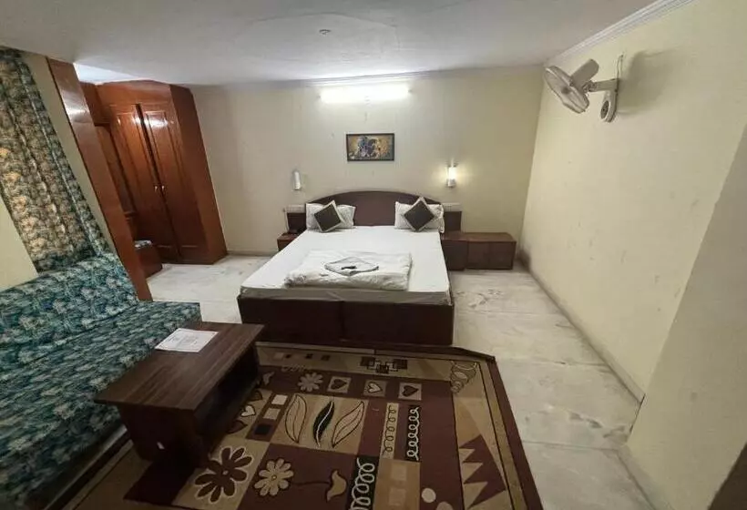 Fotos del hotel Oyo 78478  Siddhi Vinayak:  2