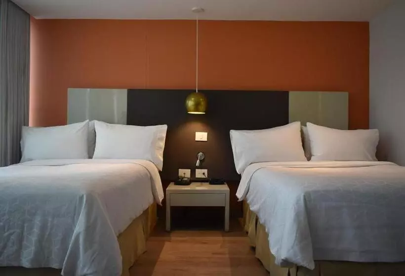 Fotos del hotel Holiday Inn Express & Suites Medellin, An Ihg:  4